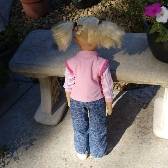 UNEEDA WISPY WALKER 27" WALKING DOLL - Blonde HAIR, Blue EYES - Picture 5 of 10